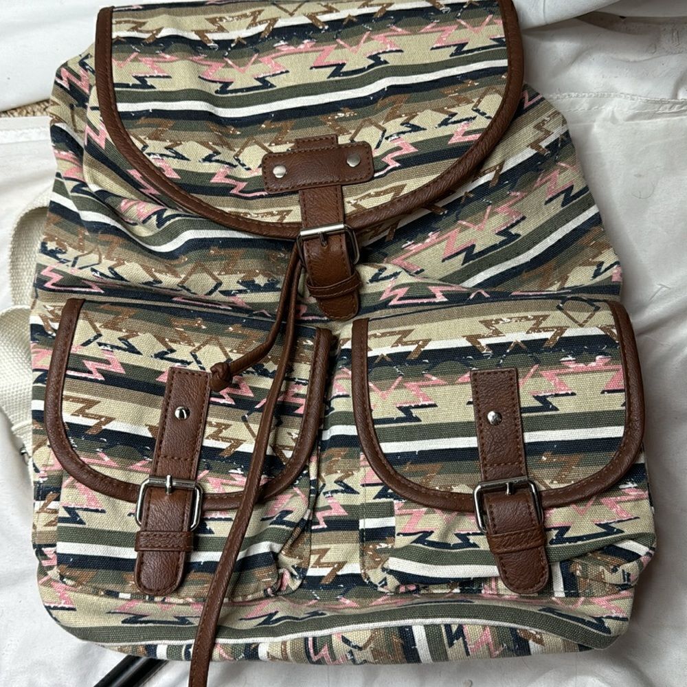 No Boundaries Aztec Style Canvas 2 Front Pocket Backpack. - Picture 2 of 7
